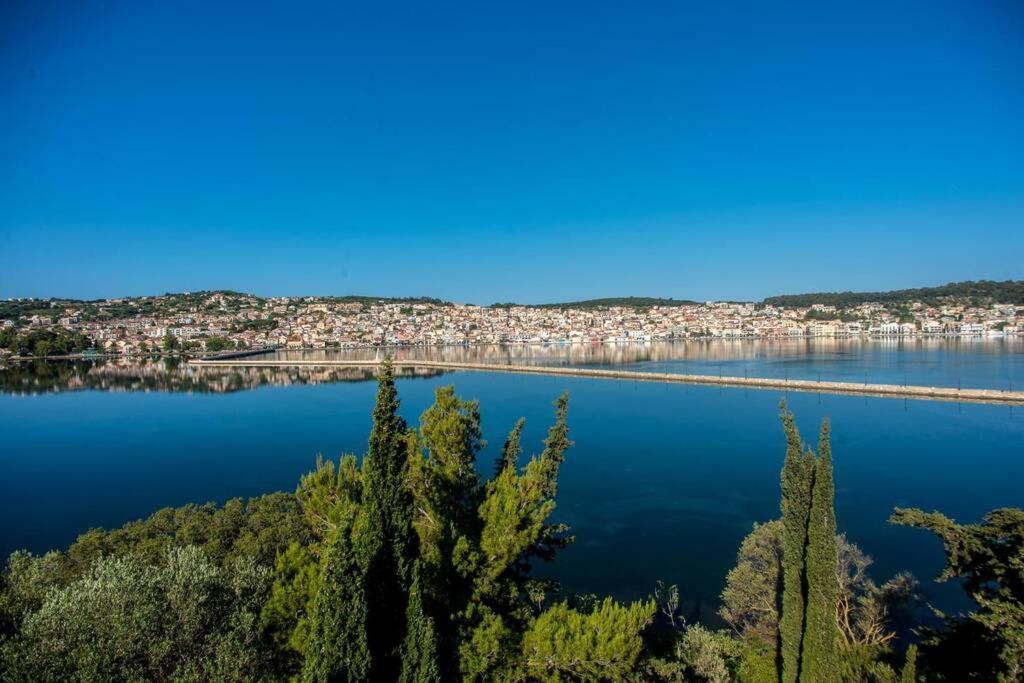 A & B Minimal Suite With Sea View In Argostoli Ngoại thất bức ảnh