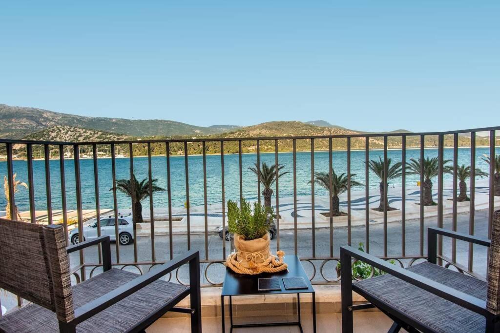 A & B Minimal Suite With Sea View In Argostoli Ngoại thất bức ảnh